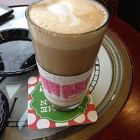 รูปภาพถ่ายที่ Tipsy Coffee House โดย D J. เมื่อ 12/12/2012