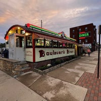 Photo taken at Boulevard Diner by QQ on 9/25/2022