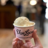 Photo taken at Van Leeuwen Ice Cream by QQ on 10/17/2022