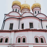 Photo taken at Валдайский Иверский Святоозерский мужской монастырь by Алена Г. on 1/4/2022