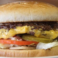 Снимок сделан в Brownie&amp;#39;s Hamburgers South пользователем Brownie&amp;#39;s Hamburgers South 2/3/2014