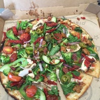 Снимок сделан в Pieology Pizzeria пользователем Anna W. 4/11/2016