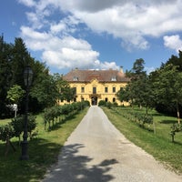 Photo taken at Schloss Eckartsau by Patrick B. on 7/7/2018
