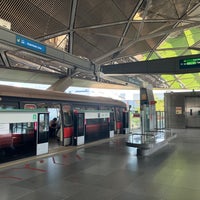 Photo taken at Expo MRT Interchange (CG1/DT35) by 最終信号 on 4/25/2024