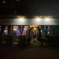Das Foto wurde bei Restaurant SmokeONE Lounge Bar + Hookah, Кальян, Shisha, Narghile von Victoria D. am 10/23/2019 aufgenommen