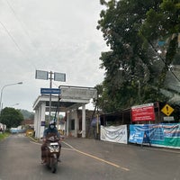 Photo taken at Pelabuhan Padang Bai by Linda U. on 4/10/2024