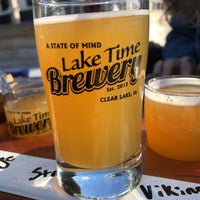 Foto tirada no(a) Lake Time Brewery por Brian W. em 10/15/2021