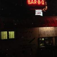 Photo taken at Mom&amp;#39;s Bar-B-Que by Grownnsexydi on 1/24/2013