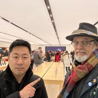 Photo taken at Apple Eaton Centre by Tim M. on 12/27/2022