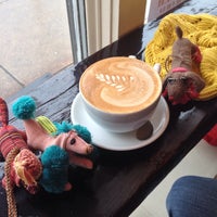 Foto diambil di Lucky Goat Coffee House oleh Linda pada 12/2/2014