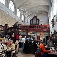 Photo taken at Belgisch Biercafé Olivier by Hjörtur L. on 1/28/2023