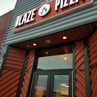 Foto diambil di Blaze Pizza oleh Jason M. pada 4/1/2017