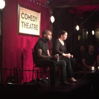 Das Foto wurde bei Comedy Cafe von Jax B. am 9/12/2016 aufgenommen