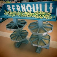 3/21/2014 tarihinde Bernoulli Brew Werksziyaretçi tarafından Bernoulli Brew Werks'de çekilen fotoğraf