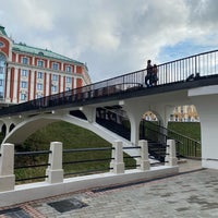 Photo taken at Пешеходный мост к Никольской башне by Alexandr B. on 8/23/2021