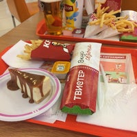 Photo taken at KFC by Женечка П. on 2/6/2016