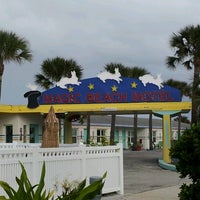 Foto tirada no(a) Magic Beach Motel por Christina V. em 12/2/2012