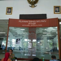 Photo taken at Kantor Walikota Jakarta Utara by Guruh N. on 1/30/2017