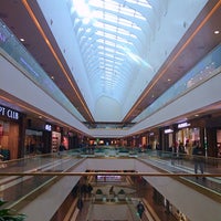 Foto tirada no(a) Galeria Shopping Mall por LenKo em 3/20/2015