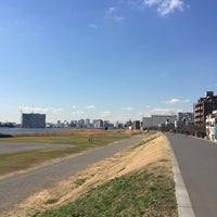 Photo taken at 多摩川太師橋グラウンド by sam_rai on 2/16/2016