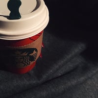 Foto scattata a Starbucks da Alyaziah. il 12/25/2017