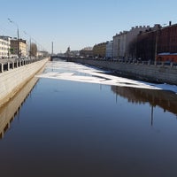 Photo taken at Таракановский пешеходный мост by Viacheslav T. on 4/4/2018