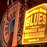 Foto tomada en Bourbon Street Blues and Boogie Bar  por Mandar M. el 1/18/2022