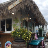 7/17/2017 tarihinde Lizzie B.ziyaretçi tarafından Surf Diner'de çekilen fotoğraf