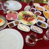 Снимок сделан в Lilyum Restaurant &amp;amp; Kır Düğünü пользователем Gülfer💀👿 Y. 7/18/2020