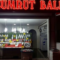 Photo taken at Zümrüt Balık &amp;amp; Restaurant by Yavuz Selim K. on 10/8/2015