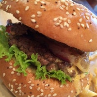 11/15/2015에 Alfonso C.님이 Mustard&amp;#39;s Burger Shop &amp;amp; Grill에서 찍은 사진