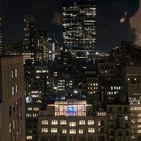 รูปภาพถ่ายที่ Hilton New York Times Square โดย Valery J. เมื่อ 11/18/2022