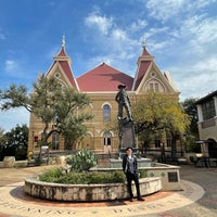 Foto diambil di Texas State University oleh Giovo D. pada 12/1/2021