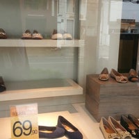 Scarpin Preto Couro Salto Bloco Vazado Cap Toe Verniz | Arezzo – Arezzo João  Cachoeira – Itaim Bibi – SP