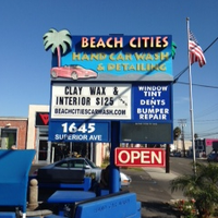 Das Foto wurde bei Beach Cities Hand Car Wash &amp;amp; Detailing von Beach Cities Hand Car Wash &amp;amp; Detailing am 2/10/2014 aufgenommen