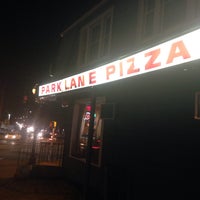 Foto tirada no(a) Park Lane Pizza por Matt W. em 12/17/2018
