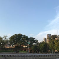 Photo taken at สวนสาธารณะจตุจักร ลานจอด 1 by inkky on 5/13/2020