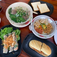 Photo taken at แหนมเนืองคุณนิด (อาหารเวียดนาม) by inkky on 5/7/2023