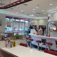 Photo taken at Ruby&amp;#39;s Diner by Riann G. on 6/5/2022