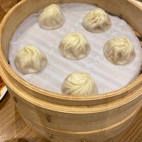 Photo taken at Din Tai Fung 鼎泰豐 by Riann G. on 3/20/2023