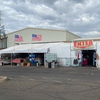 Foto scattata a Mesa Market Place Swap Meet da Riann G. il 6/18/2022