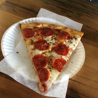 6/9/2016 tarihinde Dennis F.ziyaretçi tarafından Evil Olive Pizza &amp;amp; Bar'de çekilen fotoğraf