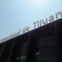 Foto tirada no(a) Aeropuerto Internacional de Tijuana (TIJ) por Eddie M. em 8/5/2017