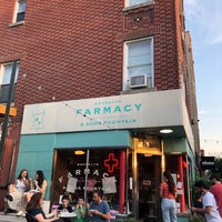 รูปภาพถ่ายที่ Brooklyn Farmacy &amp;amp; Soda Fountain โดย Delyar เมื่อ 6/20/2021