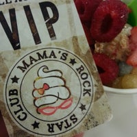 Foto tirada no(a) Yo Mama! Frozen Yogurt &amp;amp; Goodies por Dyllan B. em 10/21/2012