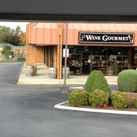 Foto tirada no(a) Wine Gourmet por Stacy N. em 10/5/2012