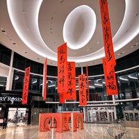 Das Foto wurde bei Square One Shopping Centre von aneel . am 1/25/2023 aufgenommen