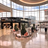 Das Foto wurde bei Square One Shopping Centre von aneel . am 4/6/2023 aufgenommen
