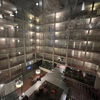 Foto scattata a Embassy Suites by Hilton Denver Tech Center North da Eli T. il 12/5/2021