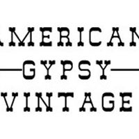 2/15/2014 tarihinde American Gypsy Vintageziyaretçi tarafından American Gypsy Vintage'de çekilen fotoğraf